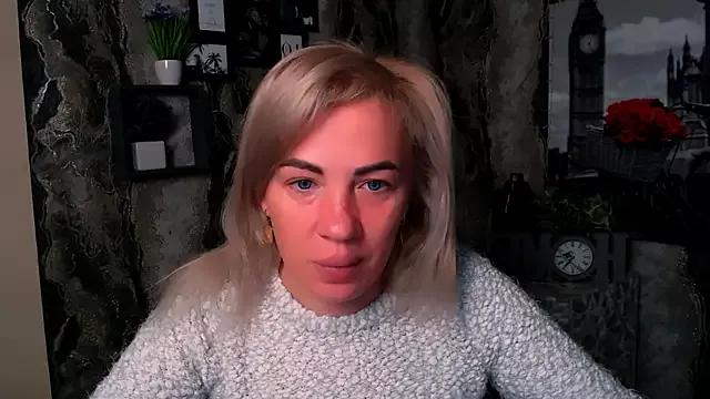 EmmaCat_ from StripChat is Freechat