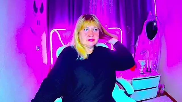 Unleash your urge for fetish cams livestreamers with our pick of steaming hot models, versed in the art of seduction and indulgence.