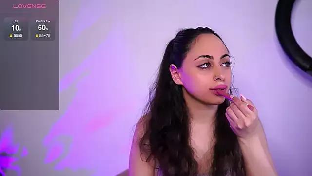 EmmaMendezz from StripChat is Freechat
