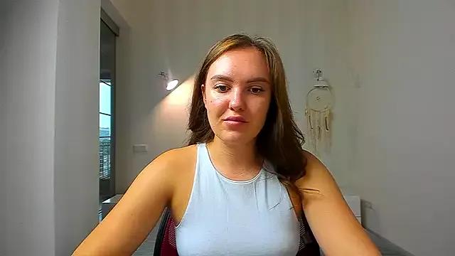 EmmaNorman from StripChat is Freechat