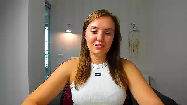 EmmaNorman from StripChat is Freechat