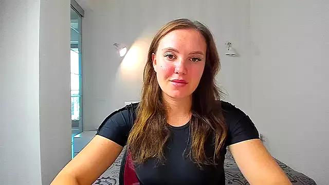 EmmaNorman from StripChat is Freechat