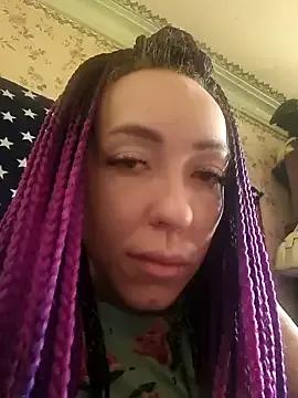 EmmaxDiamond from StripChat is Freechat