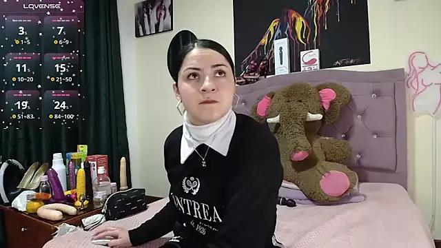 Unleash your urge for fetish cams livestreamers with our pick of steaming hot models, versed in the art of seduction and indulgence.