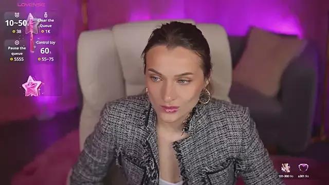 EmmySkyy from StripChat is Freechat