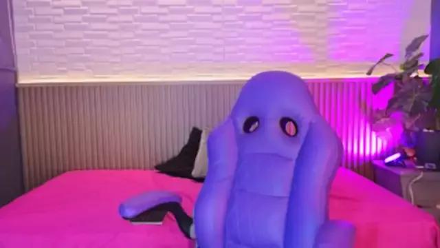 EmyVega from StripChat is Freechat