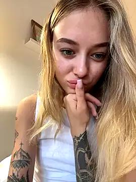 Unleash your urge for fetish cams livestreamers with our pick of steaming hot models, versed in the art of seduction and indulgence.