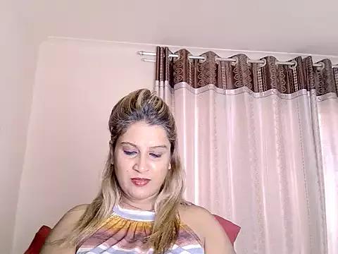 Unleash your urge for fetish cams livestreamers with our pick of steaming hot models, versed in the art of seduction and indulgence.