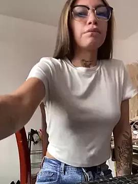 Unleash your urge for fetish cams livestreamers with our pick of steaming hot models, versed in the art of seduction and indulgence.