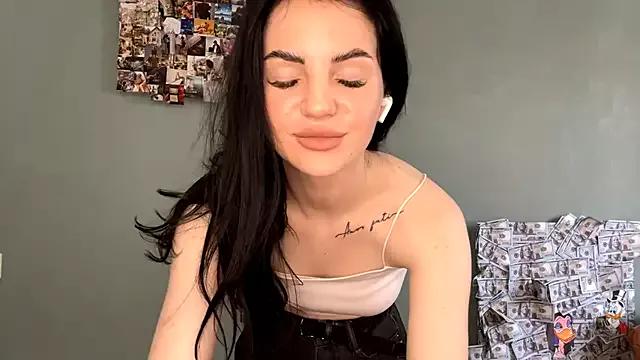 Eva_Starshine from StripChat is Freechat