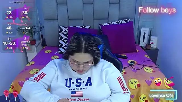 evelin_zaens from StripChat is Freechat