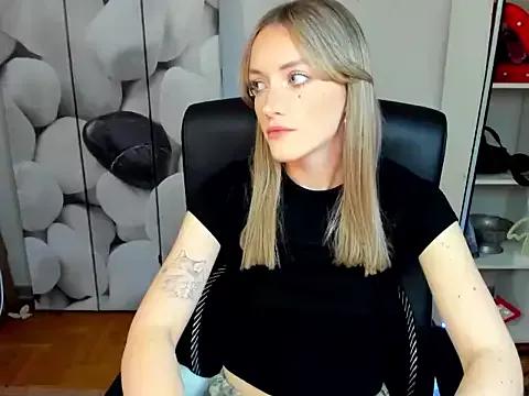 Unleash your urge for fetish cams livestreamers with our pick of steaming hot models, versed in the art of seduction and indulgence.