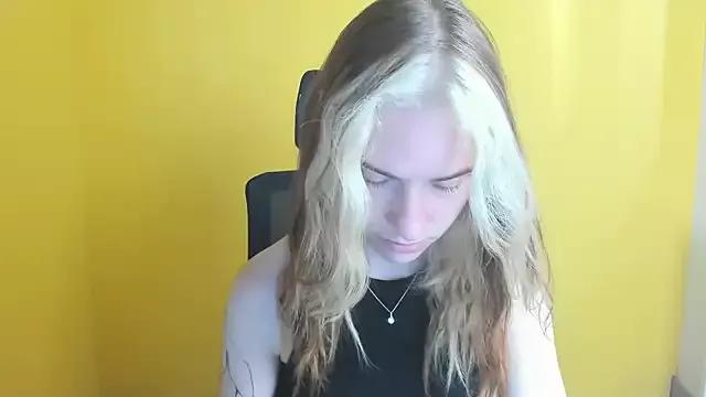 Fiona_Night from StripChat is Freechat