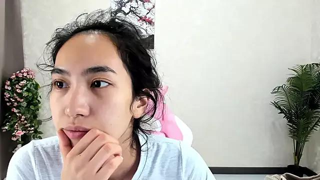 FlirtyAura from StripChat is Freechat