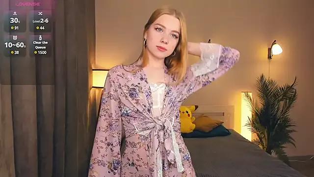 FloraBonde from StripChat is Freechat