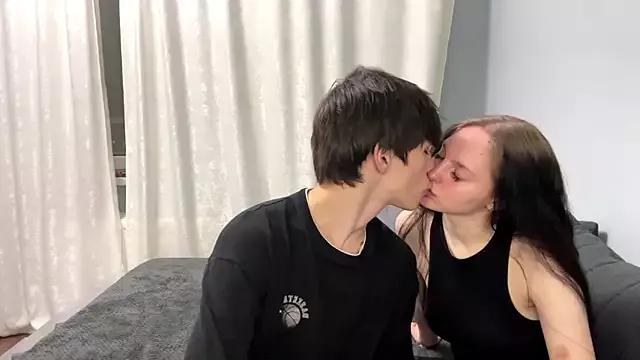 flowerscouple from StripChat is Freechat
