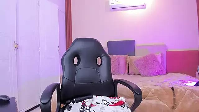 Unleash your urge for fetish cams livestreamers with our pick of steaming hot models, versed in the art of seduction and indulgence.