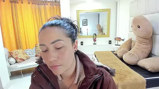 Unleash your urge for fetish cams livestreamers with our pick of steaming hot models, versed in the art of seduction and indulgence.