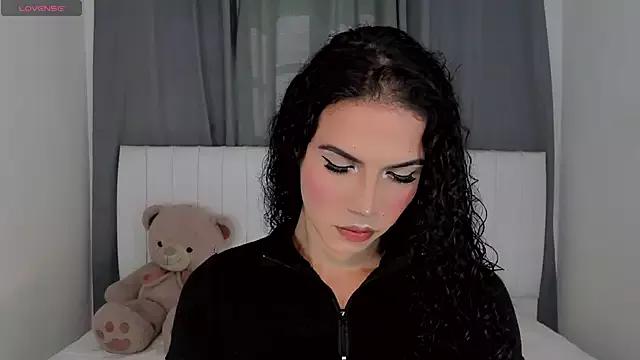 Unleash your urge for fetish cams livestreamers with our pick of steaming hot models, versed in the art of seduction and indulgence.