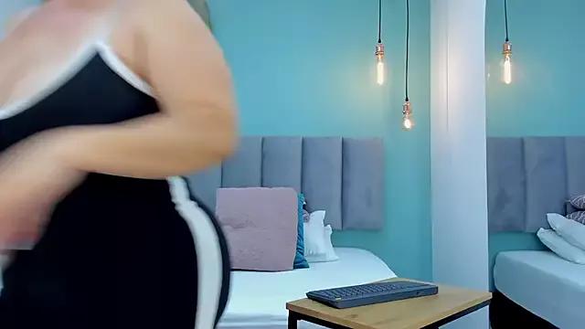 Unleash your urge for fetish cams livestreamers with our pick of steaming hot models, versed in the art of seduction and indulgence.
