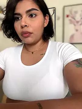 GigiiStone from StripChat is Freechat