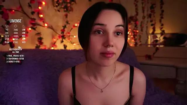 GillianDowdey from StripChat is Freechat