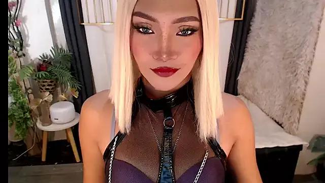 Unleash your urge for fetish cams livestreamers with our pick of steaming hot models, versed in the art of seduction and indulgence.