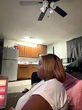 Goldenmami from StripChat is Freechat