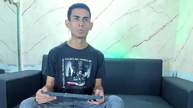 Unleash your urge for fetish cams livestreamers with our pick of steaming hot models, versed in the art of seduction and indulgence.