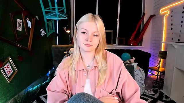 Unleash your urge for fetish cams livestreamers with our pick of steaming hot models, versed in the art of seduction and indulgence.