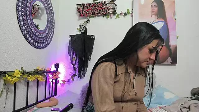 Unleash your urge for fetish cams livestreamers with our pick of steaming hot models, versed in the art of seduction and indulgence.