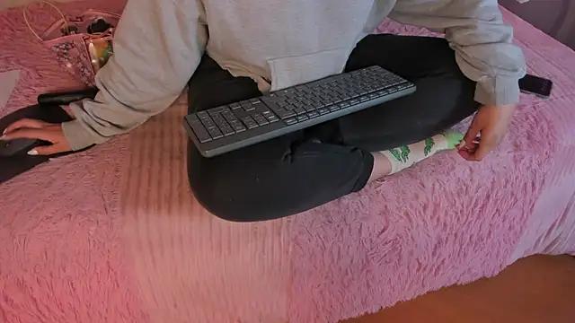 Unleash your urge for fetish cams livestreamers with our pick of steaming hot models, versed in the art of seduction and indulgence.