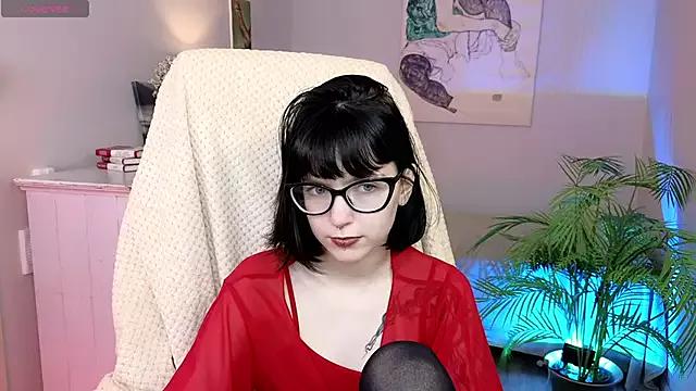 HazelTompson from StripChat is Freechat