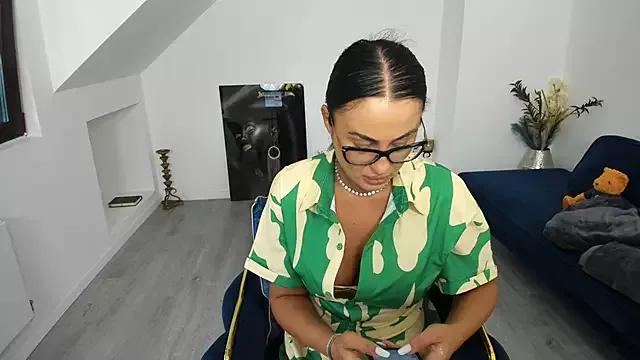 Helen_Sinn from StripChat is Freechat
