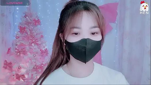 Photos of Hen-1m52 from StripChat is Freechat