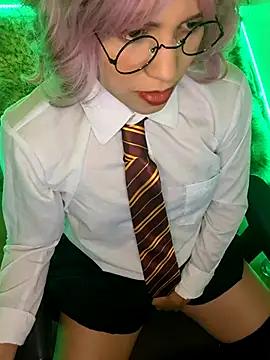 Unleash your urge for fetish cams livestreamers with our pick of steaming hot models, versed in the art of seduction and indulgence.