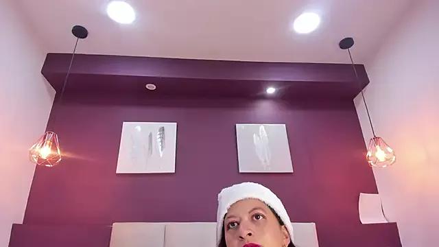 hiddenlust_ from StripChat is Freechat