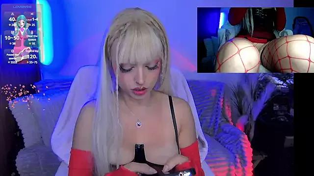 HollyDominic from StripChat is Freechat