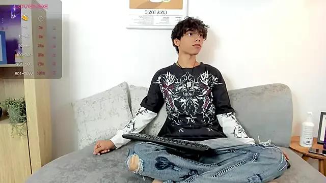 Honeymoon_sariel from StripChat is Freechat