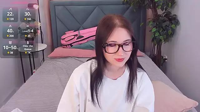 HoneyMoth from StripChat is Freechat