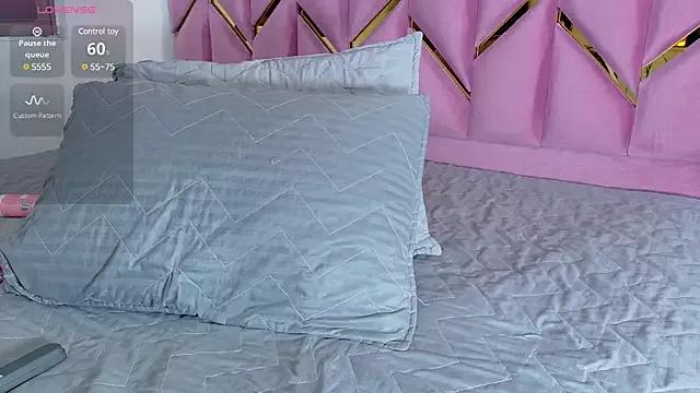 hornyhousekeeper_ from StripChat is Freechat
