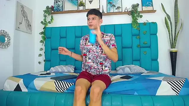 Unleash your urge for fetish cams livestreamers with our pick of steaming hot models, versed in the art of seduction and indulgence.