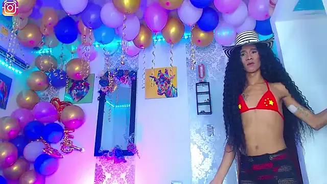 Unleash your urge for fetish cams livestreamers with our pick of steaming hot models, versed in the art of seduction and indulgence.