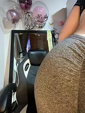 Unleash your urge for fetish cams livestreamers with our pick of steaming hot models, versed in the art of seduction and indulgence.