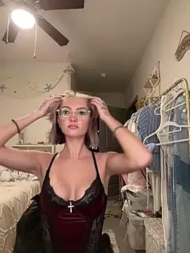 imtessaxoxo from StripChat is Freechat