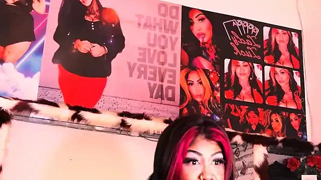 Unleash your urge for fetish cams livestreamers with our pick of steaming hot models, versed in the art of seduction and indulgence.