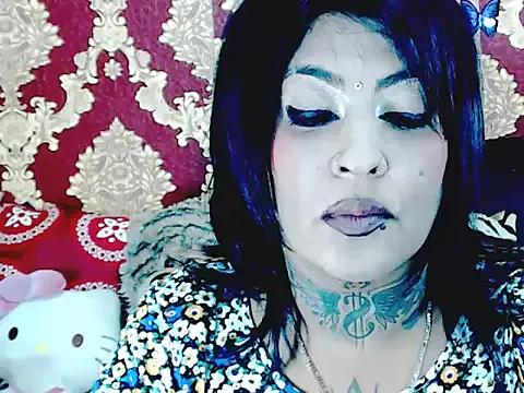Unleash your urge for fetish cams livestreamers with our pick of steaming hot models, versed in the art of seduction and indulgence.