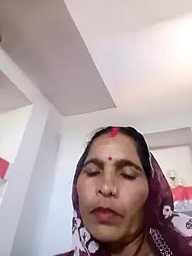 Indiangueen from StripChat is Freechat