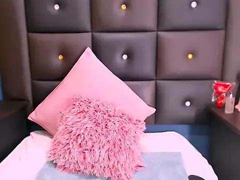Unleash your urge for fetish cams livestreamers with our pick of steaming hot models, versed in the art of seduction and indulgence.
