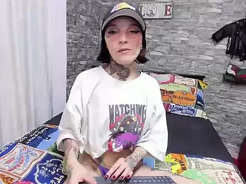 Unleash your urge for fetish cams livestreamers with our pick of steaming hot models, versed in the art of seduction and indulgence.